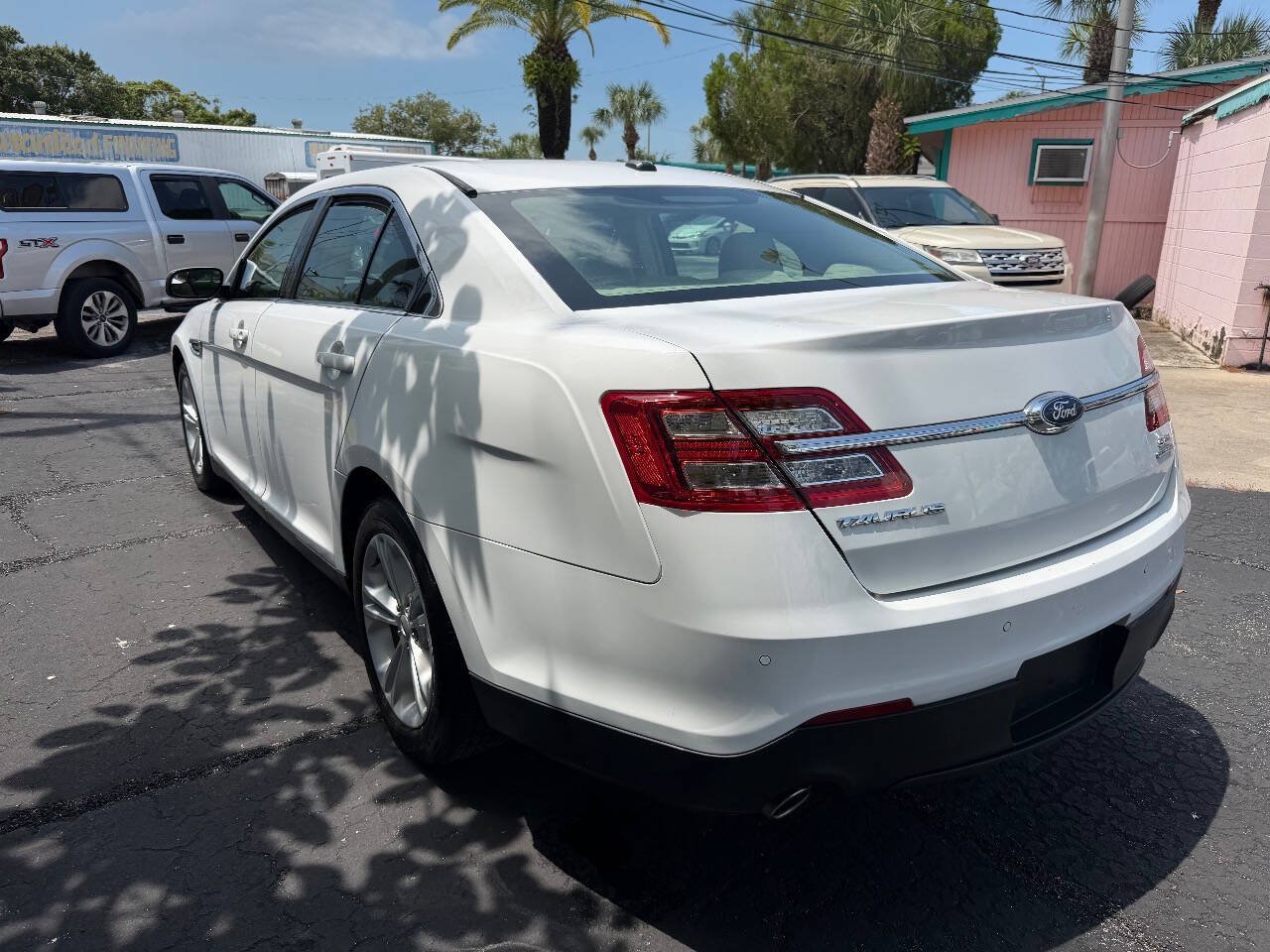 Used 2017 Ford Taurus SEL w/ Equipment Group 201A FWD image 6