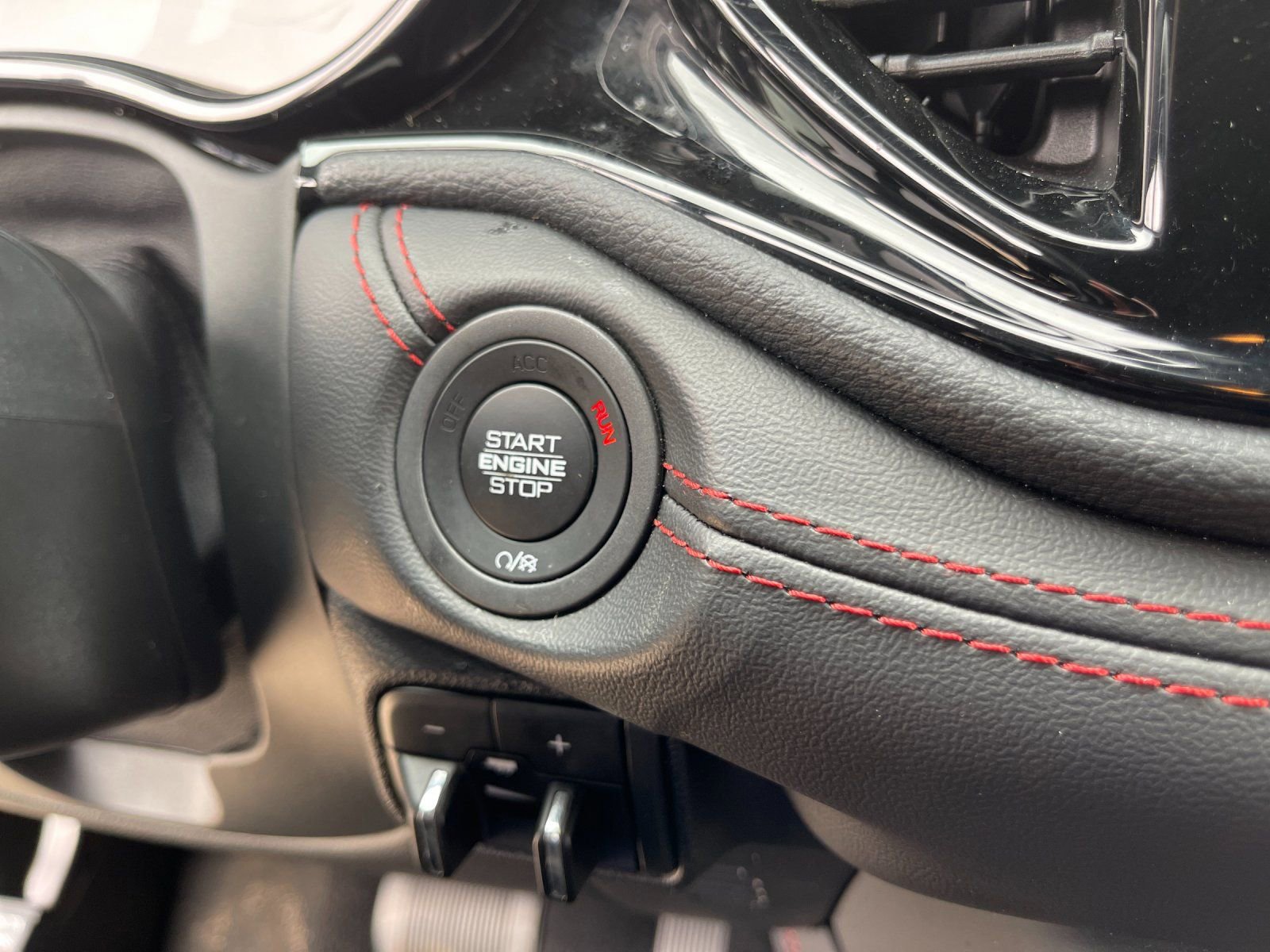 Used 2025 Dodge Durango GT image 26