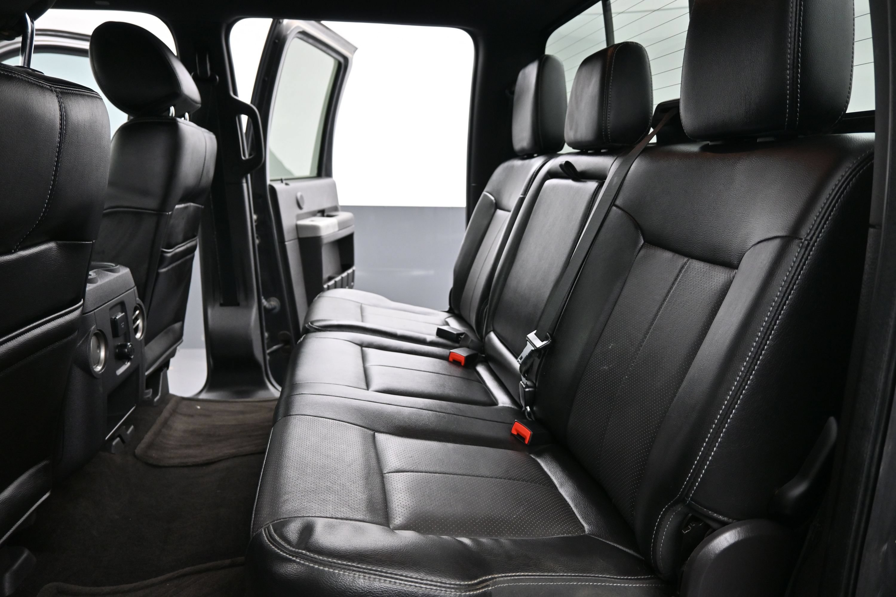Used 2015 Ford F350 Lariat w/ Lariat Interior Package AWD/4WD image 23