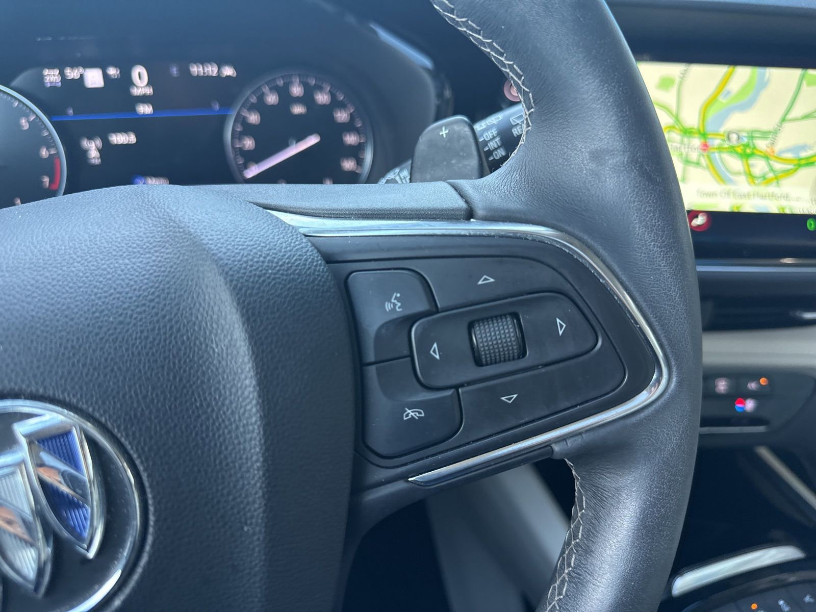 Used 2023 Buick Envision Avenir image 35