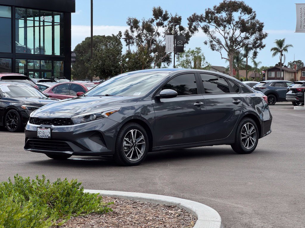 Used 2023 Kia Forte LXS w/ LXS Technology Package FWD image 6