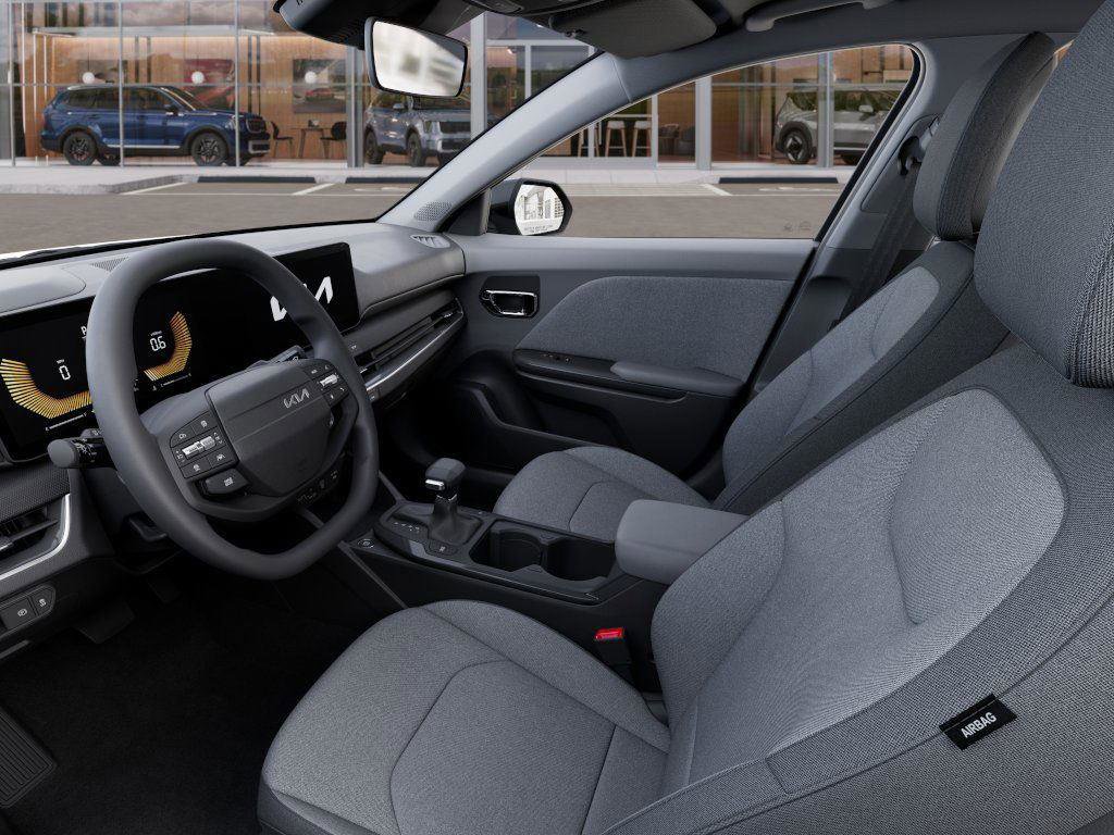 New 2025 Kia K4 LXS image 17