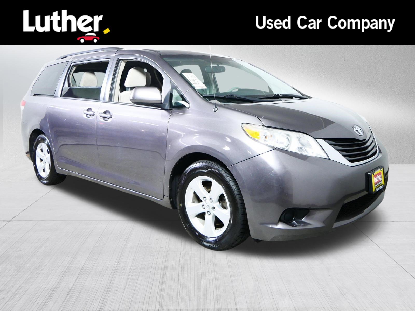 Used 2012 Toyota Sienna LE FWD image 1