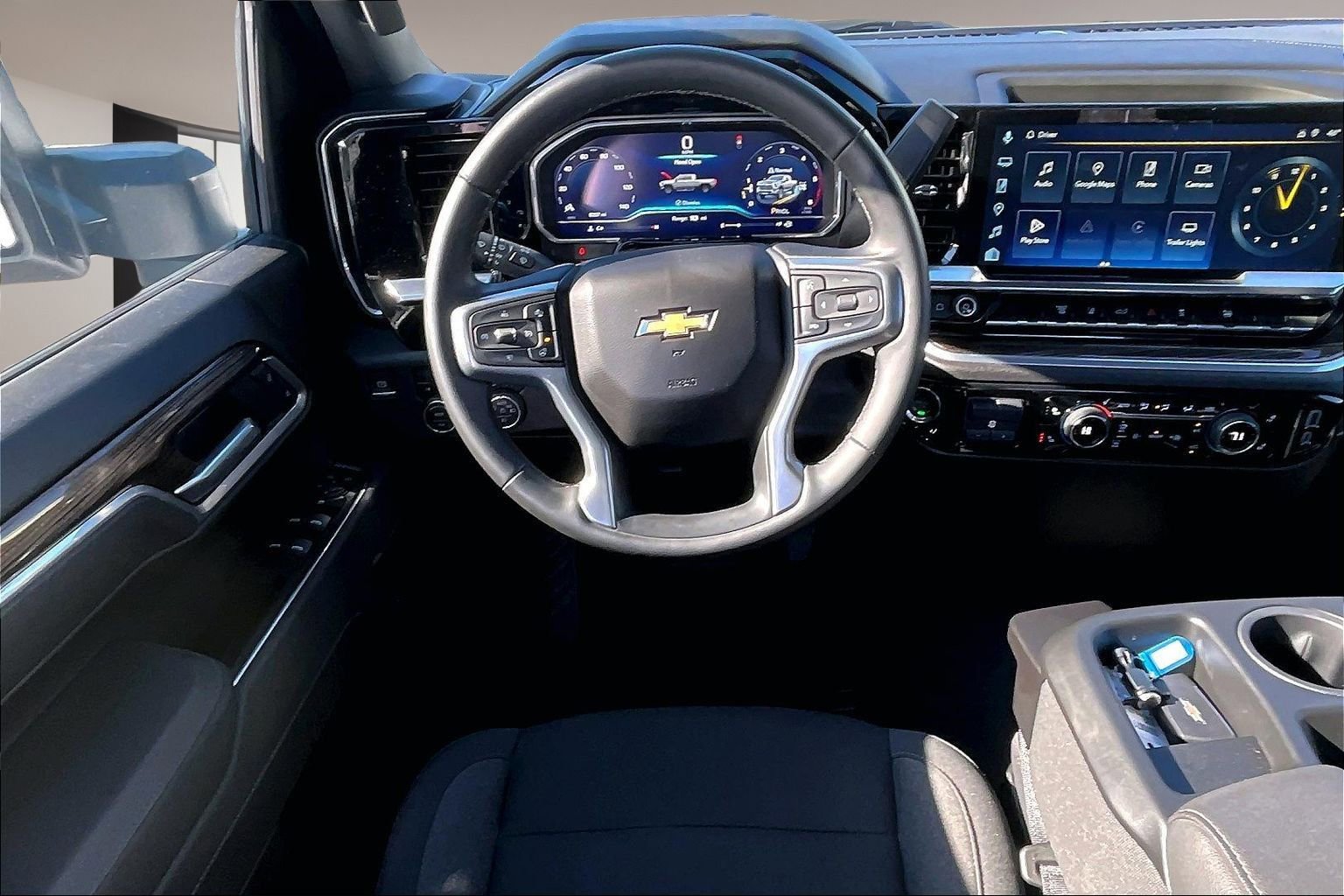 Used 2025 Chevrolet Silverado 2500 LT w/ Convenience Package image 9