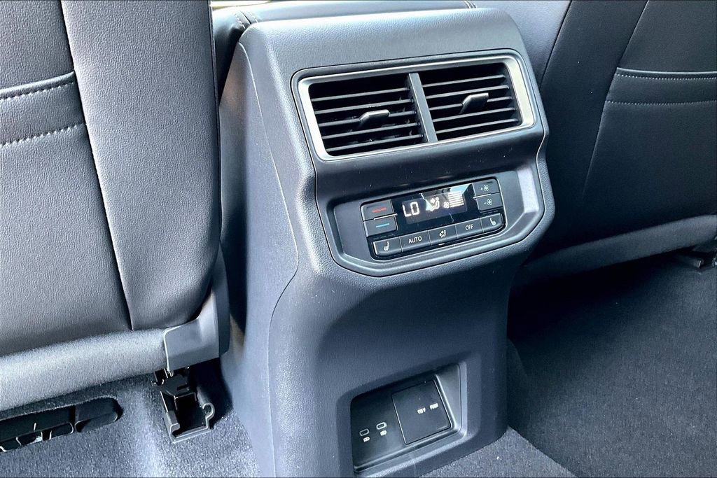 New 2026 Volkswagen Atlas SEL Premium R-Line image 9