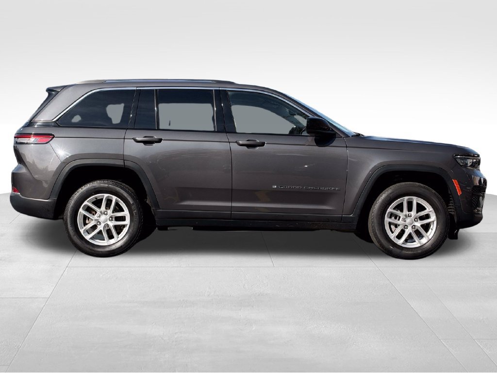 Used 2023 Jeep Grand Cherokee Laredo X AWD/4WD image 8