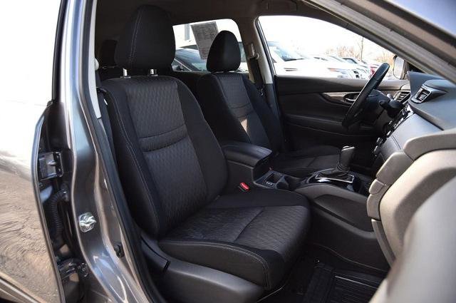 Used 2020 Nissan Rogue SV w/ Premium Package image 27