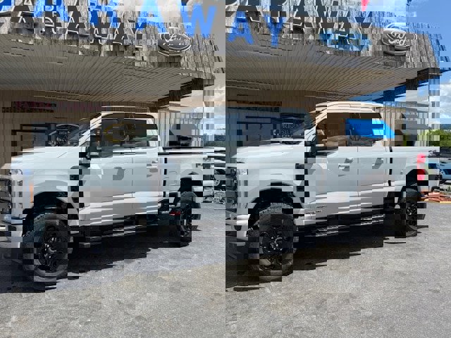 New 2025 Ford F250 Lariat w/ Lariat Ultimate Package image 2