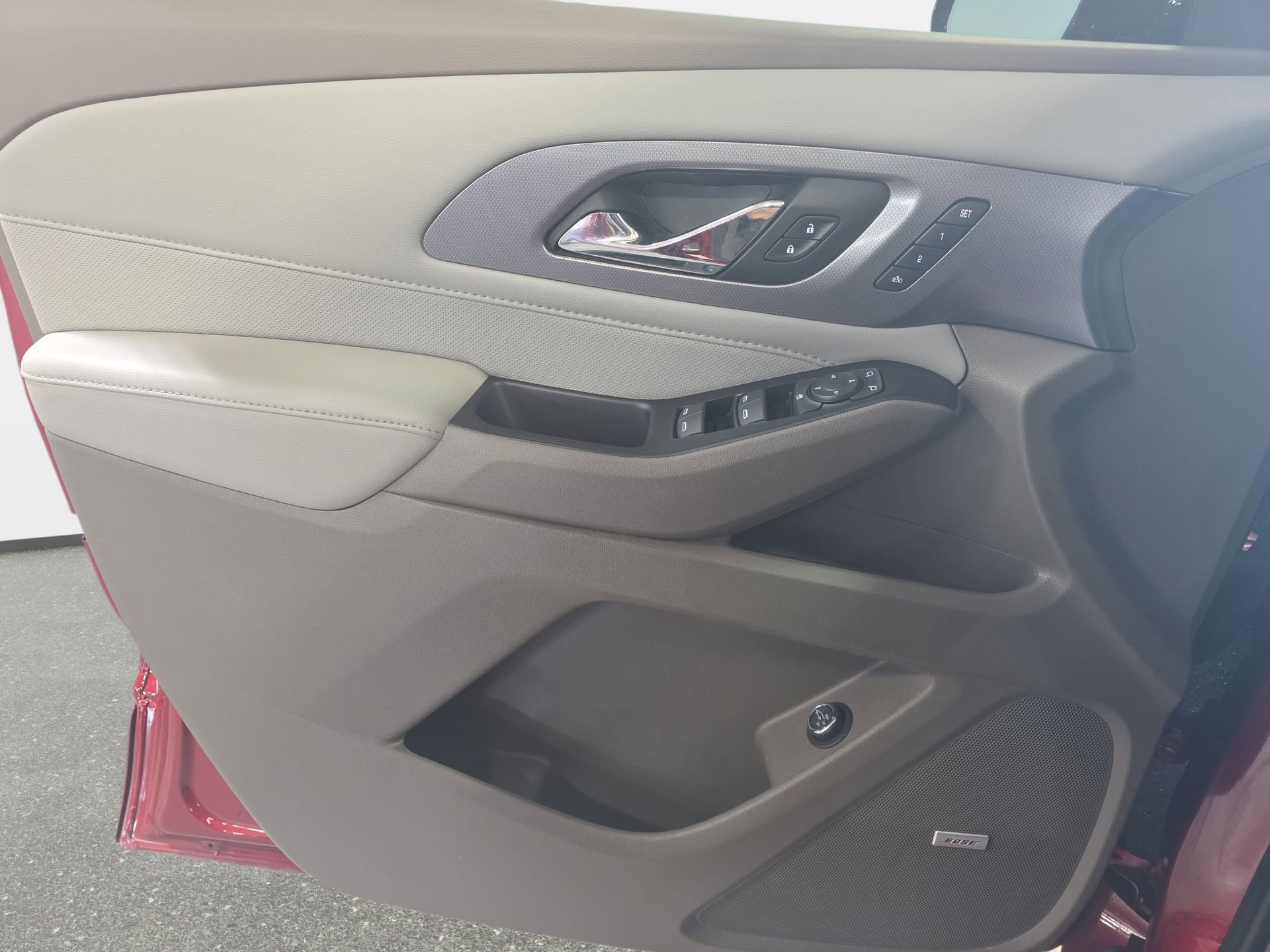 Used 2020 Chevrolet Traverse Premier FWD image 26