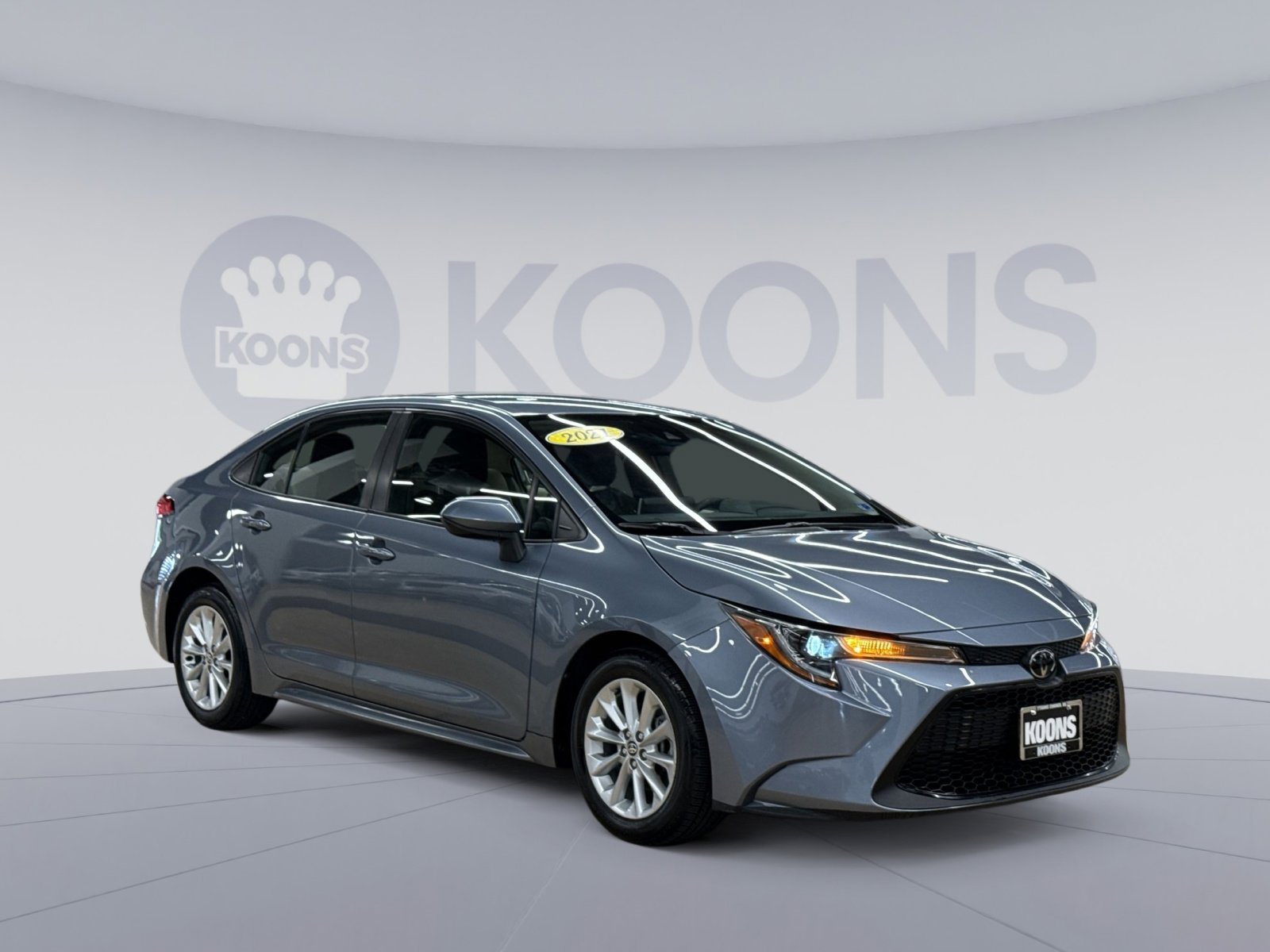 Used 2021 Toyota Corolla LE w/ LE Convenience Package FWD image 2