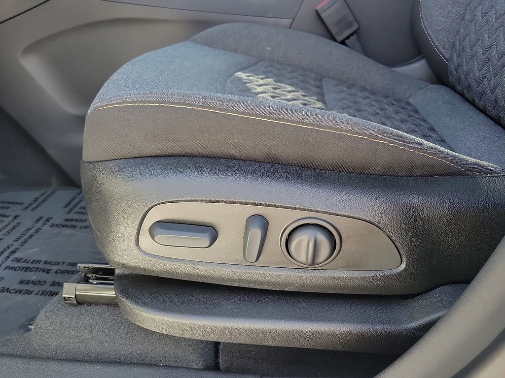 Used 2023 Chevrolet Equinox LT image 12