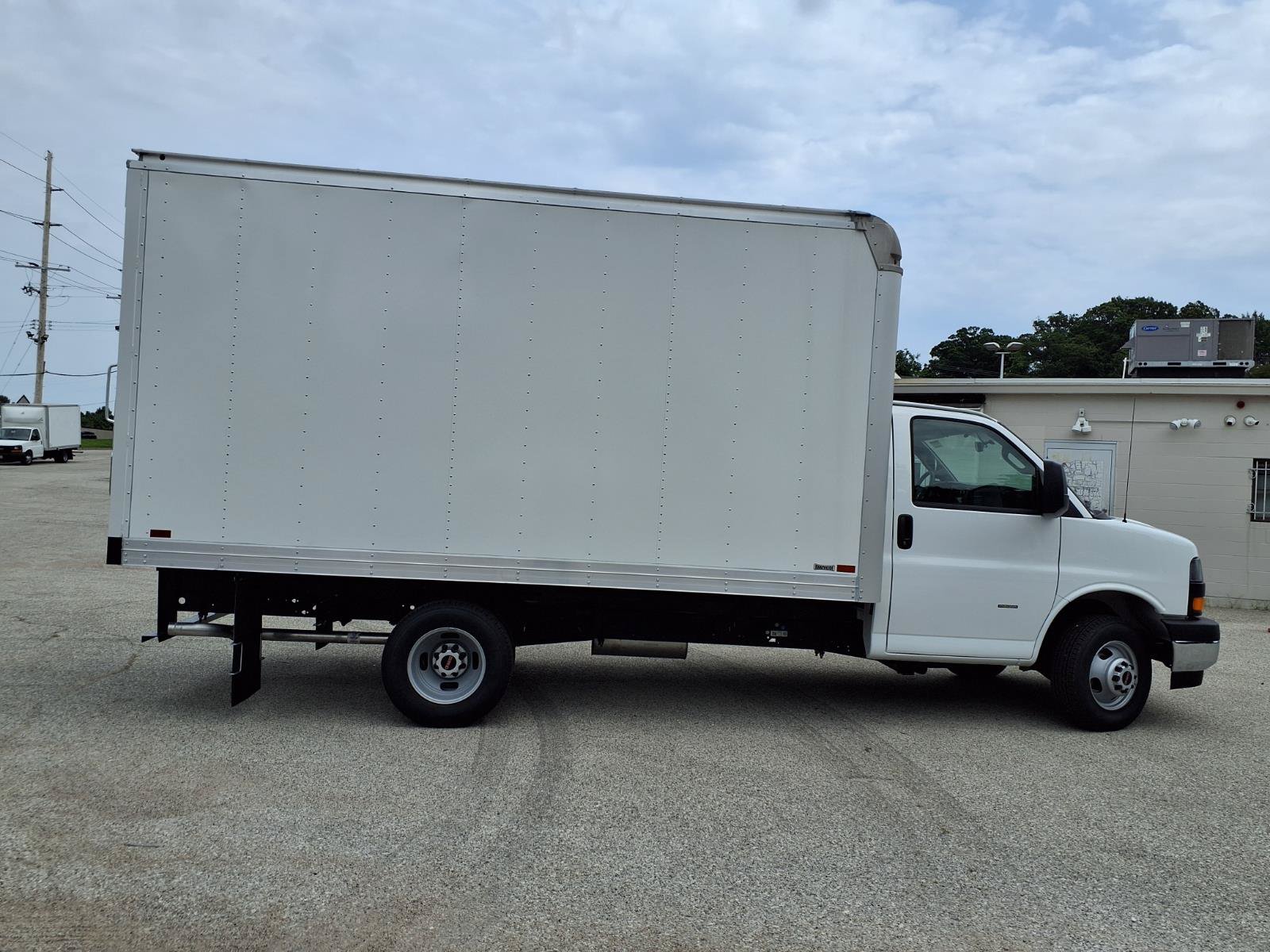 New 2026 GMC Savana 3500 w/ Power Convenience Package RWD image 20