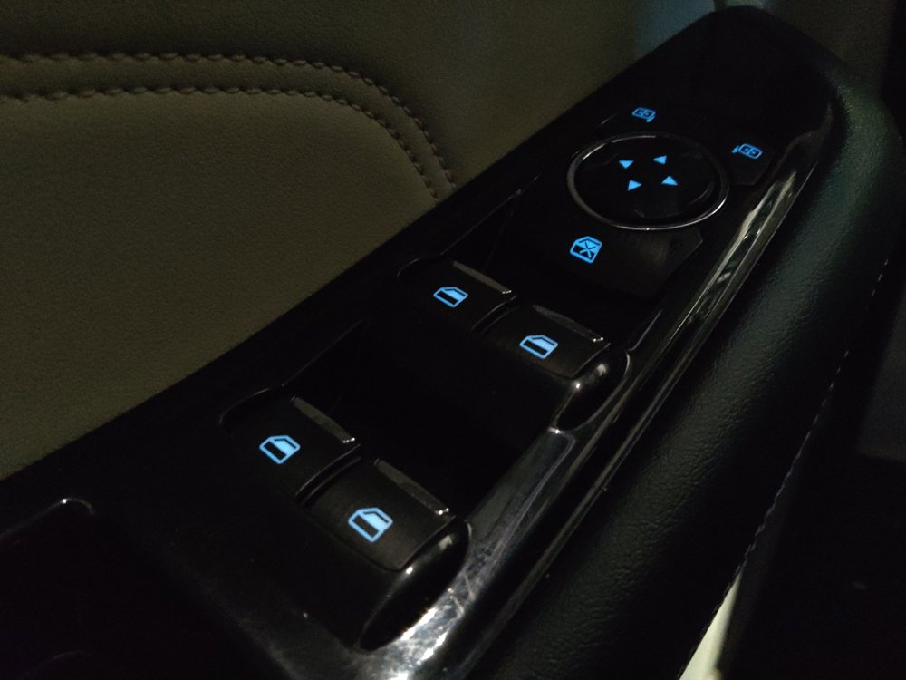 Used 2018 Ford Edge Titanium w/ Ford Safe & Smart Package FWD image 27