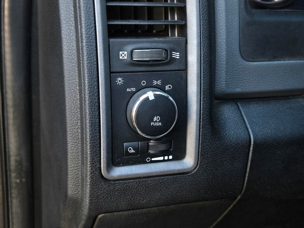 Used 2018 RAM 1500 Express image 14
