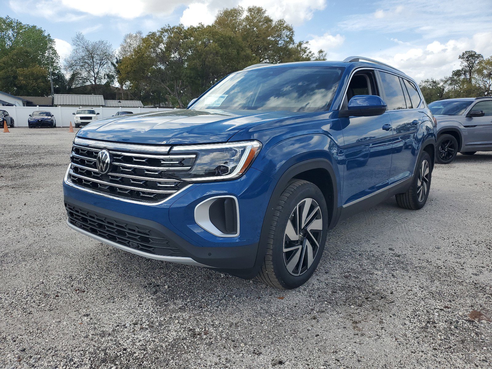 New 2025 Volkswagen Atlas SEL image 4