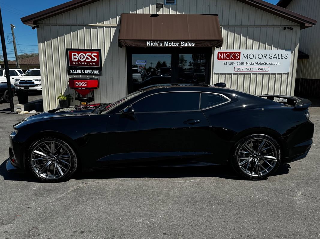 Used 2023 Chevrolet Camaro ZL1 RWD image 2