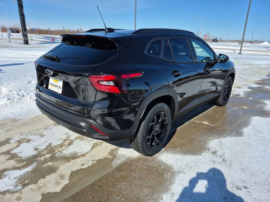 New 2026 Chevrolet Trax LT w/ Midnight Edition image 5