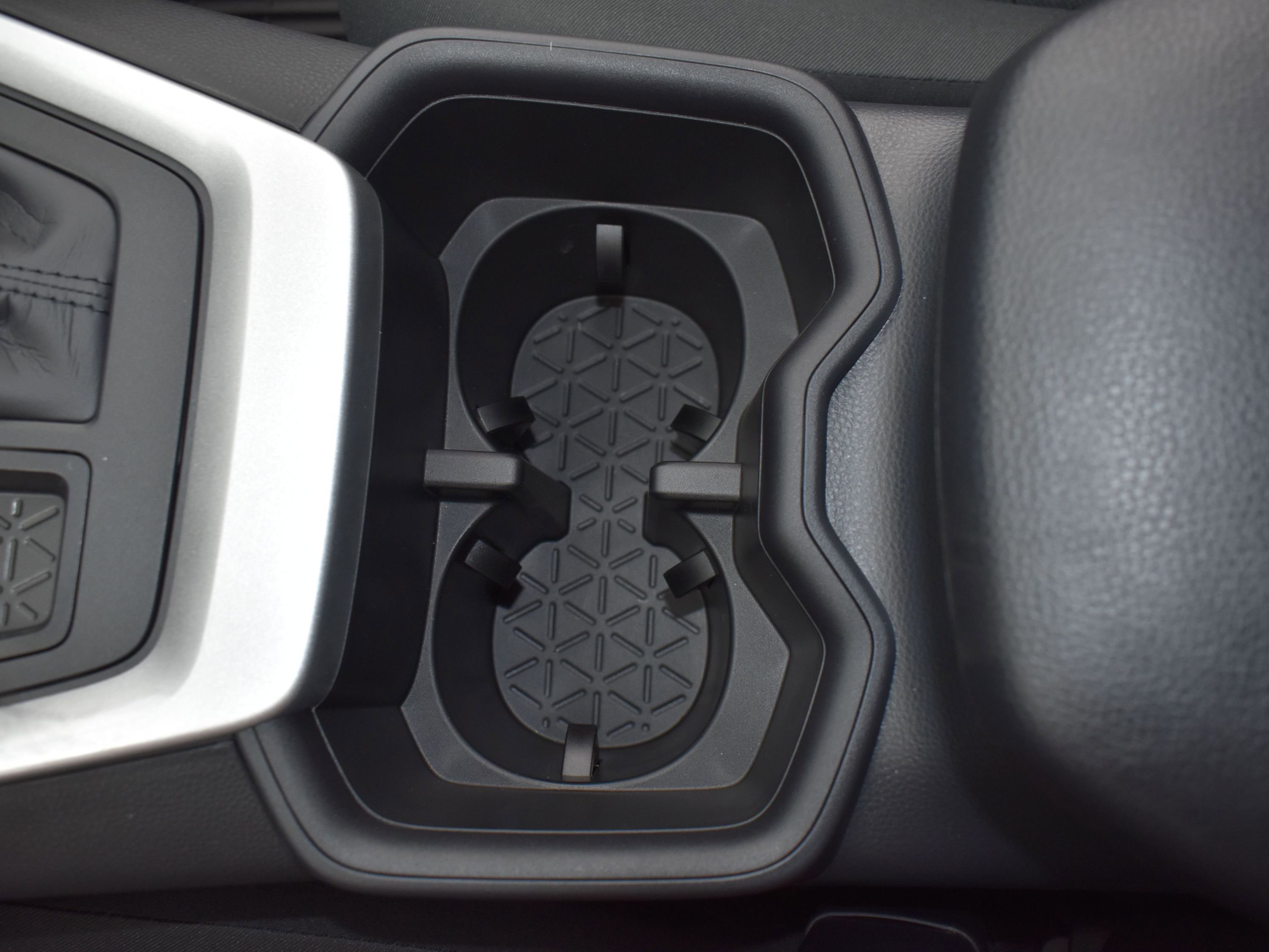 Used 2025 Toyota RAV4 XLE w/ Convenience Package image 18