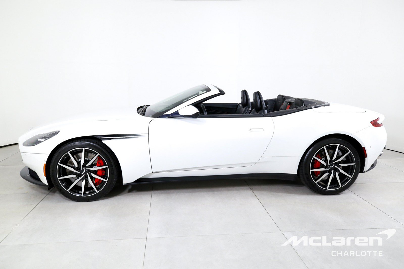 Used 2020 Aston Martin DB11 Volante RWD image 6