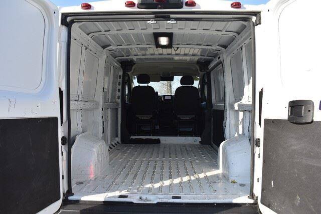 Used 2025 RAM ProMaster 2500 w/ Convenience Group FWD image 20