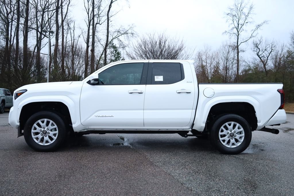 Used 2025 Toyota Tacoma SR5 image 3