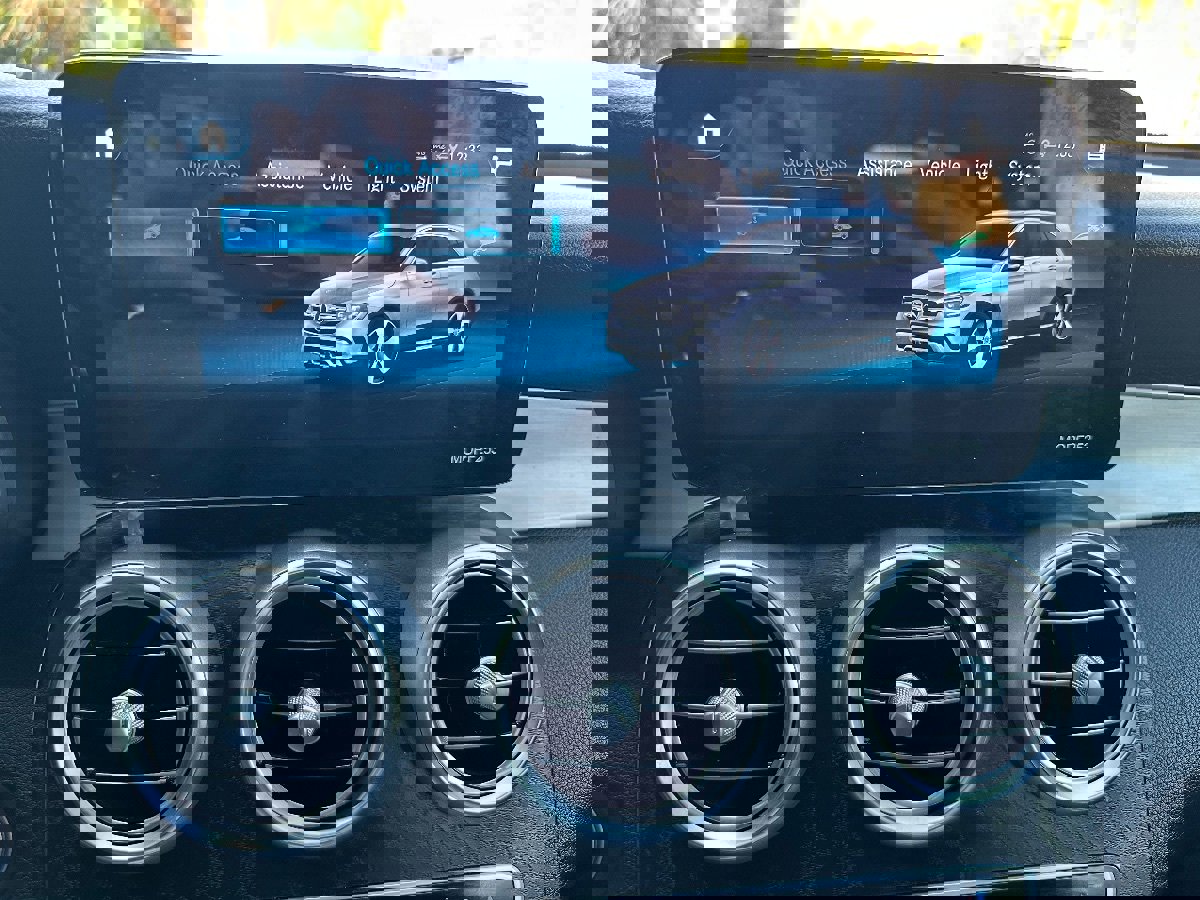 Used 2021 Mercedes-Benz GLC 300 image 15