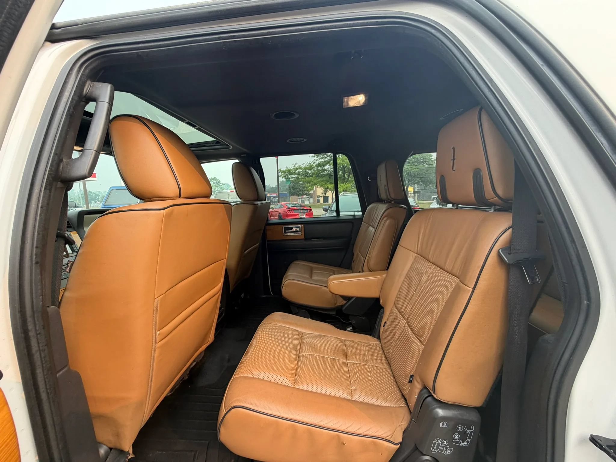 Used 2014 Lincoln Navigator L 4WD w/ Equipment Group 101A image 31