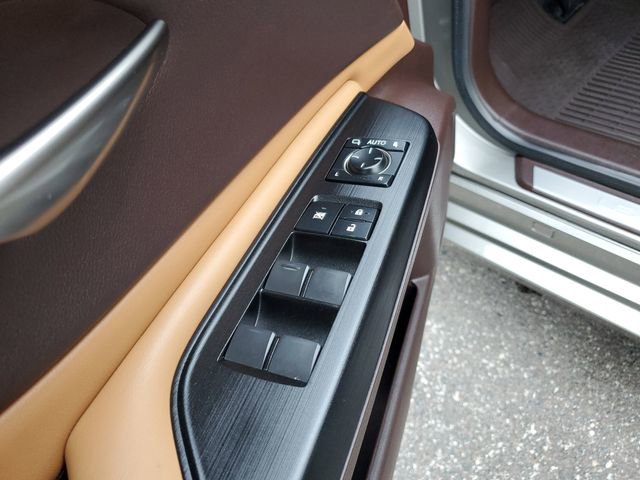 Used 2020 Lexus ES 350 w/ Premium Package FWD image 17