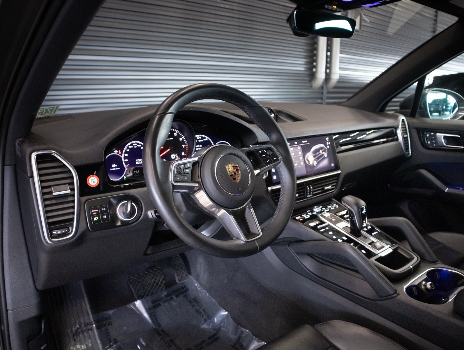 Used 2023 Porsche Cayenne AWD/4WD image 4