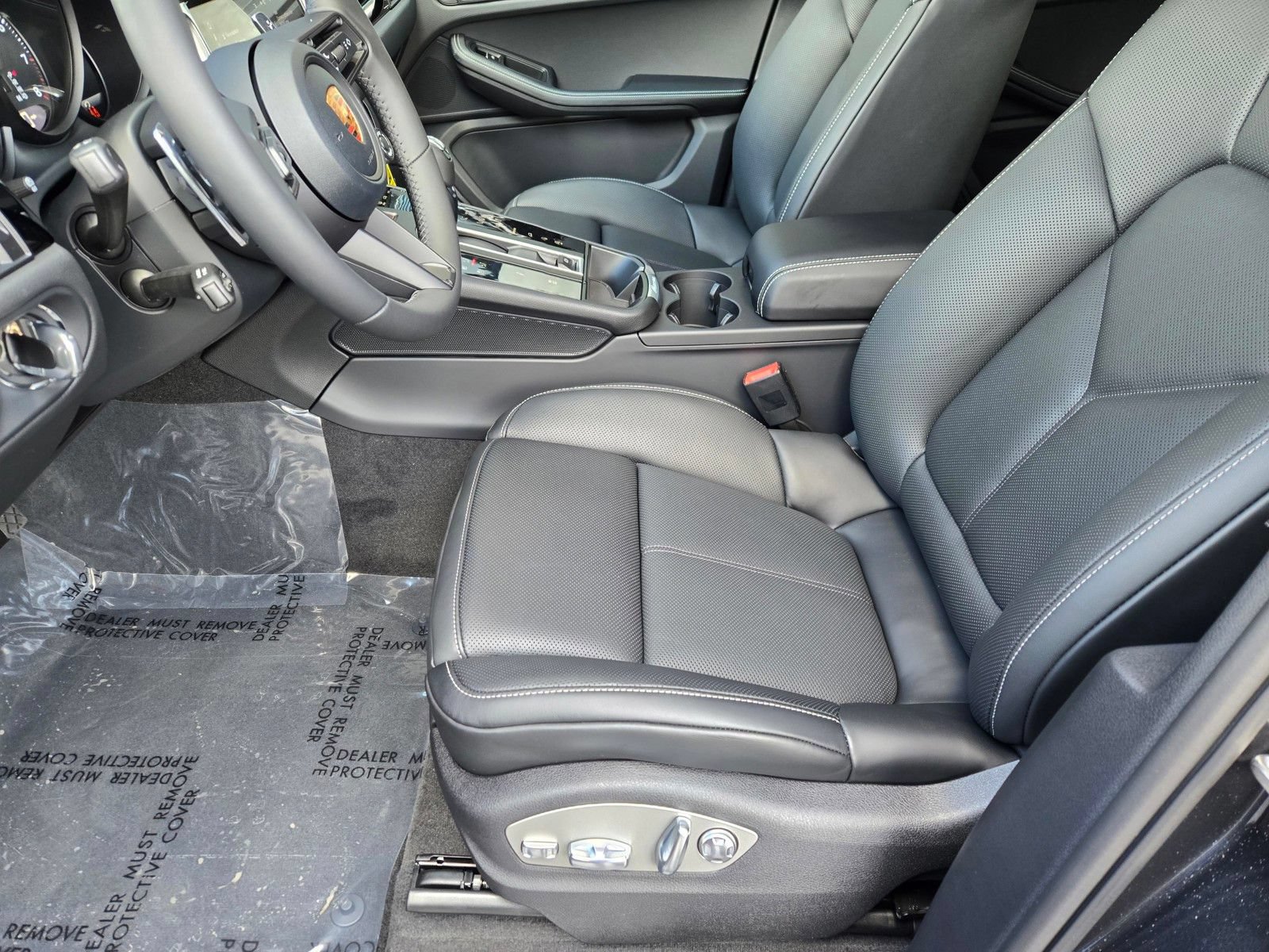 New 2026 Porsche Macan Turbo AWD/4WD image 25