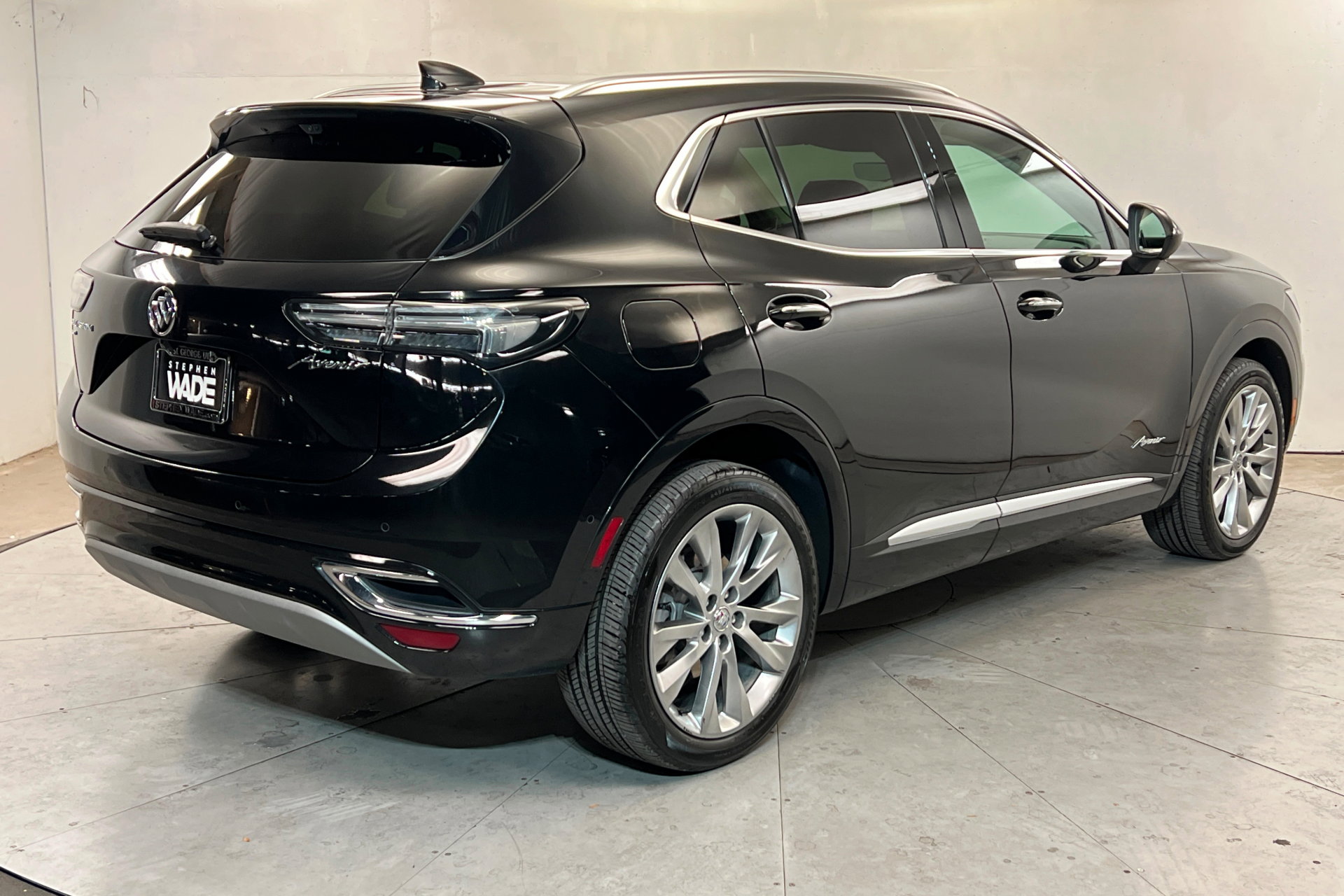Used 2023 Buick Envision Avenir image 6
