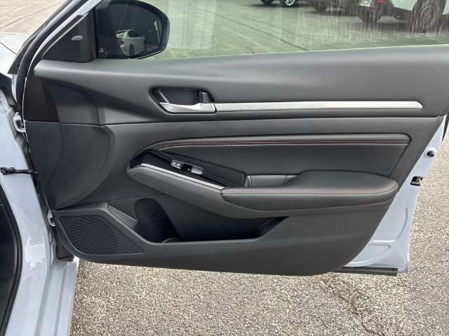 Certified 2023 Nissan Altima 2.5 SR w/ SR Premium Package FWD image 18