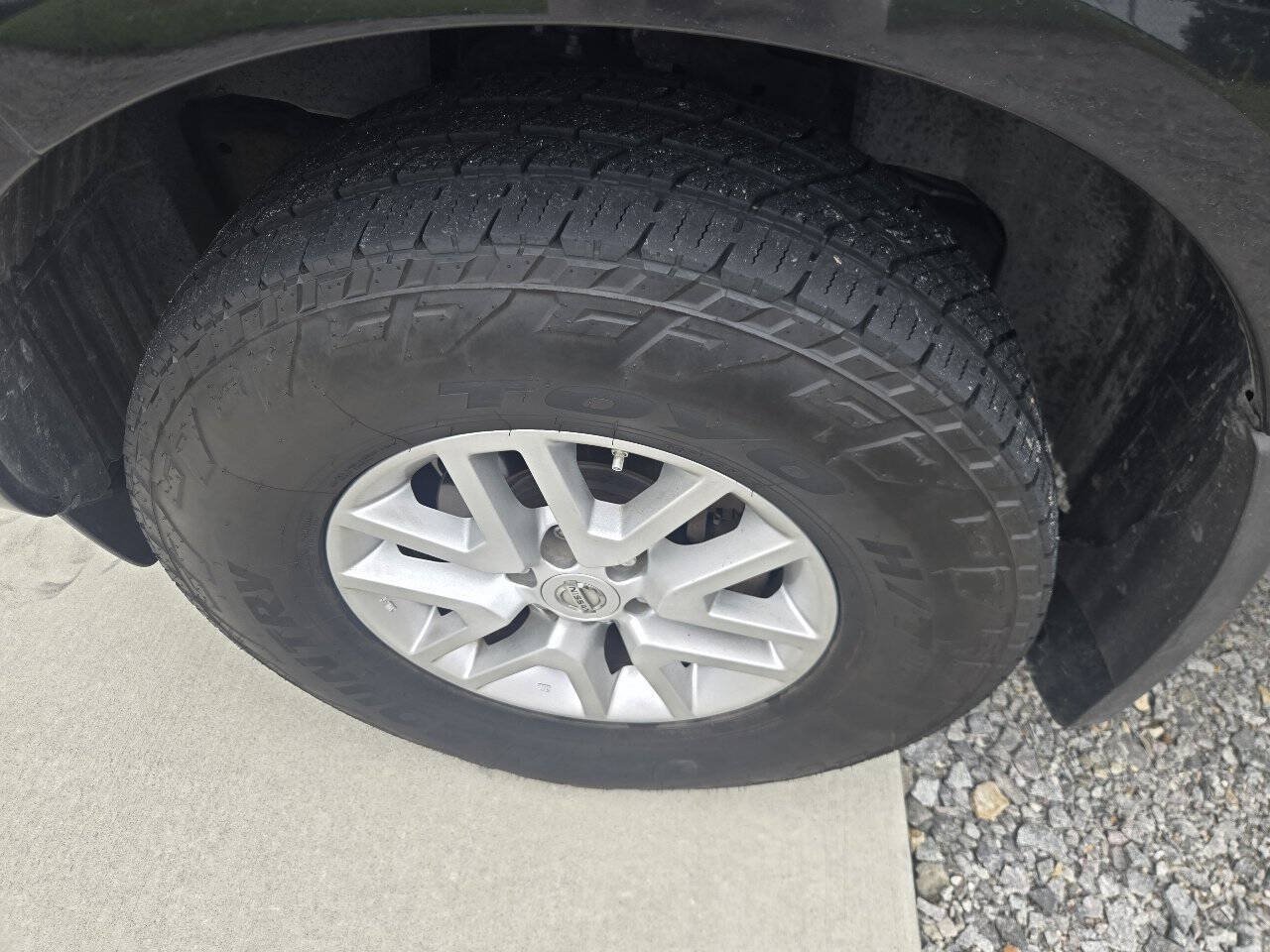 Used 2014 Nissan Frontier SV w/ SV Value Truck Package AWD/4WD image 10