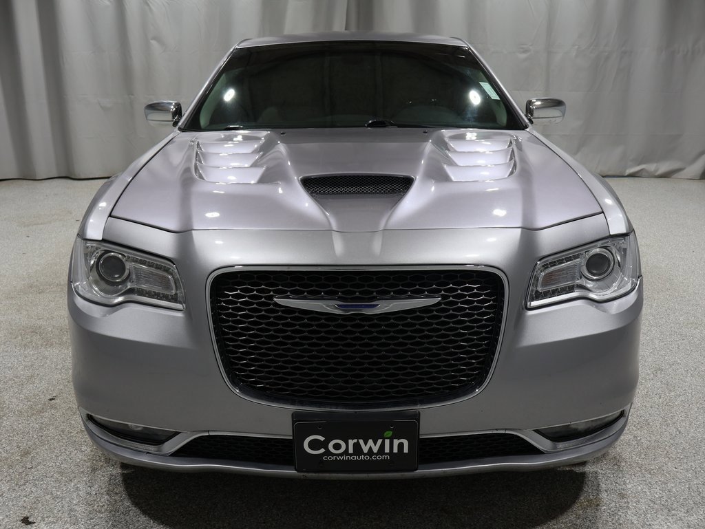 Used 2018 Chrysler 300 Limited image 6