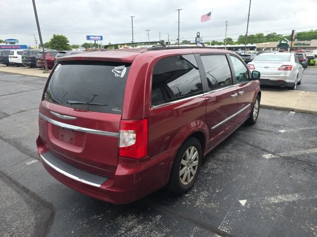 Used 2012 Chrysler Town & Country Touring-L w/ Entertainment Group #2 FWD image 2
