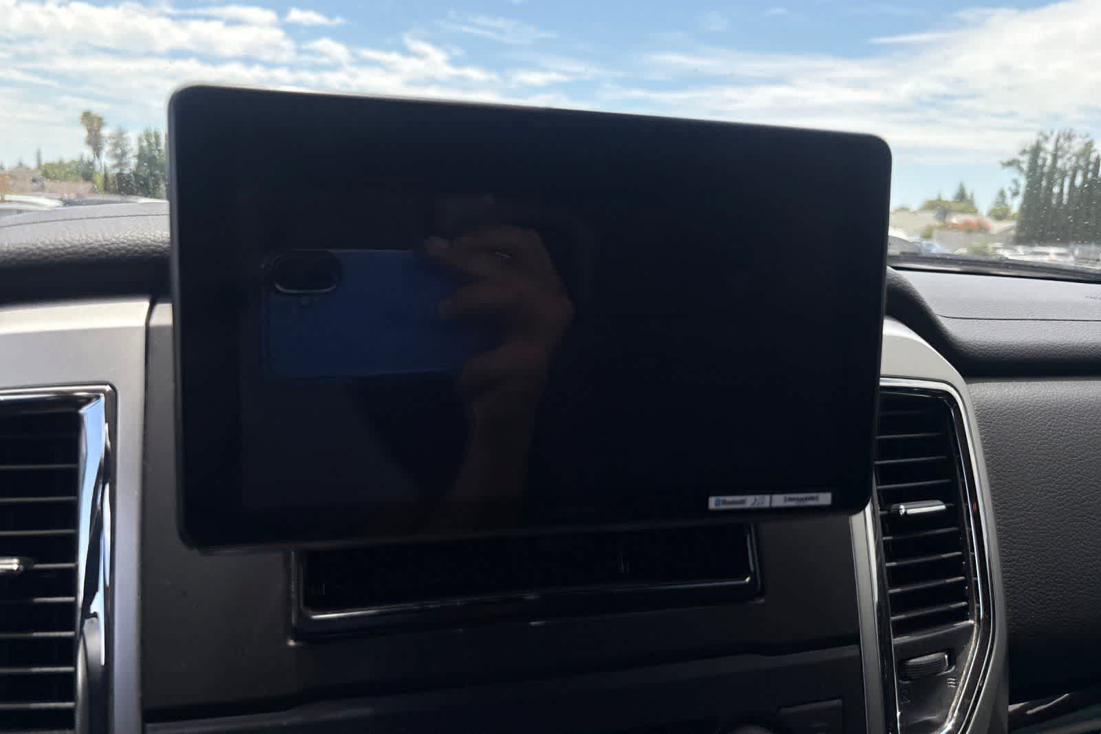 Used 2017 Nissan Titan SV AWD/4WD image 18