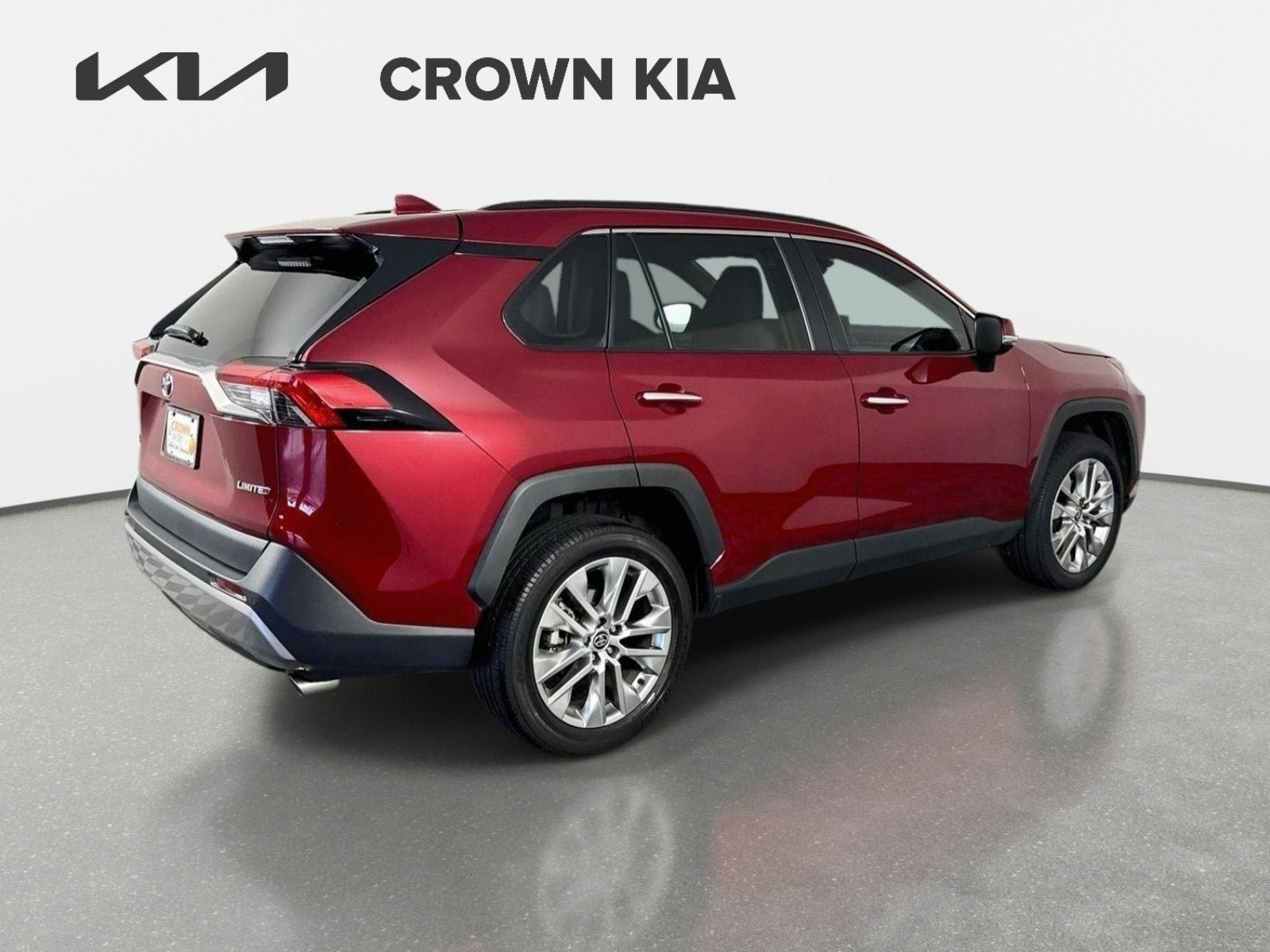 Used 2023 Toyota RAV4 Limited FWD image 6
