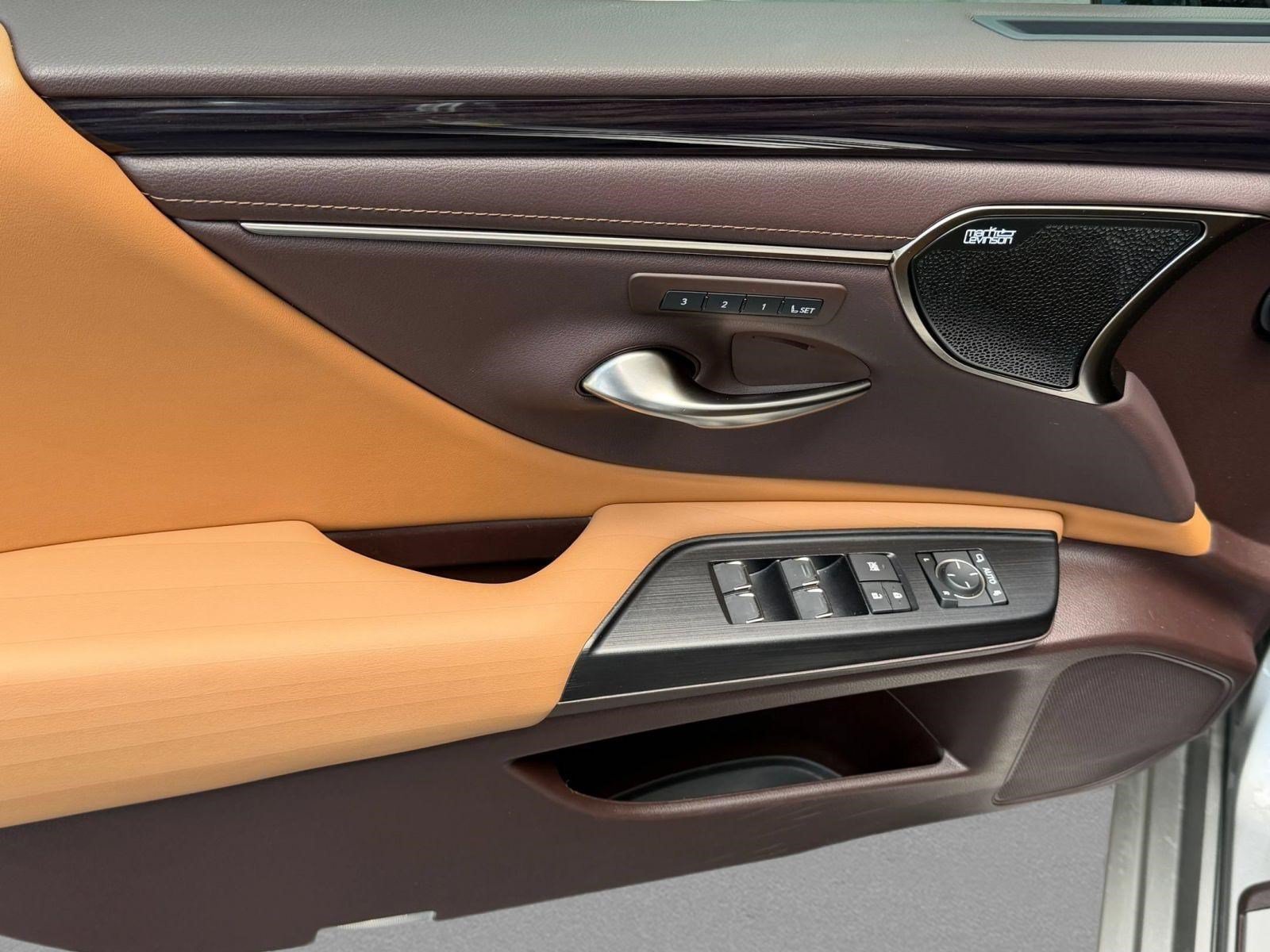 Certified 2021 Lexus ES 300h Ultra Luxury FWD image 15