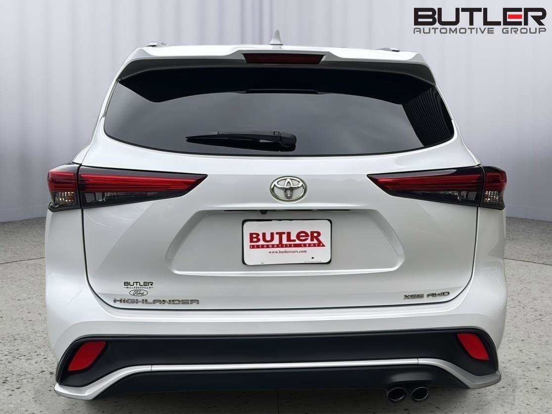 Used 2022 Toyota Highlander XSE image 4