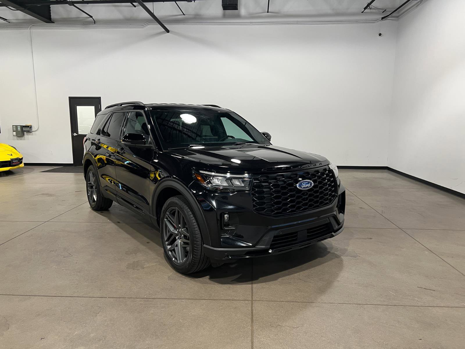 Used 2025 Ford Explorer ST-Line w/ ST-Line Street Pack