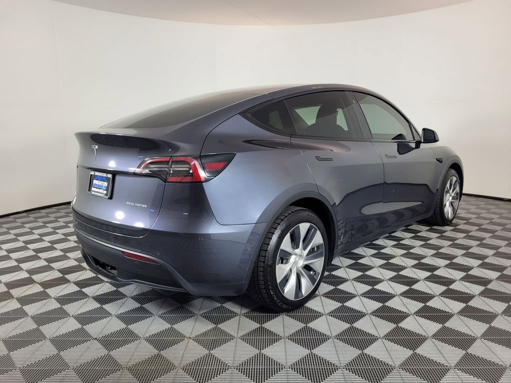 Used 2021 Tesla Model Y Long Range image 3