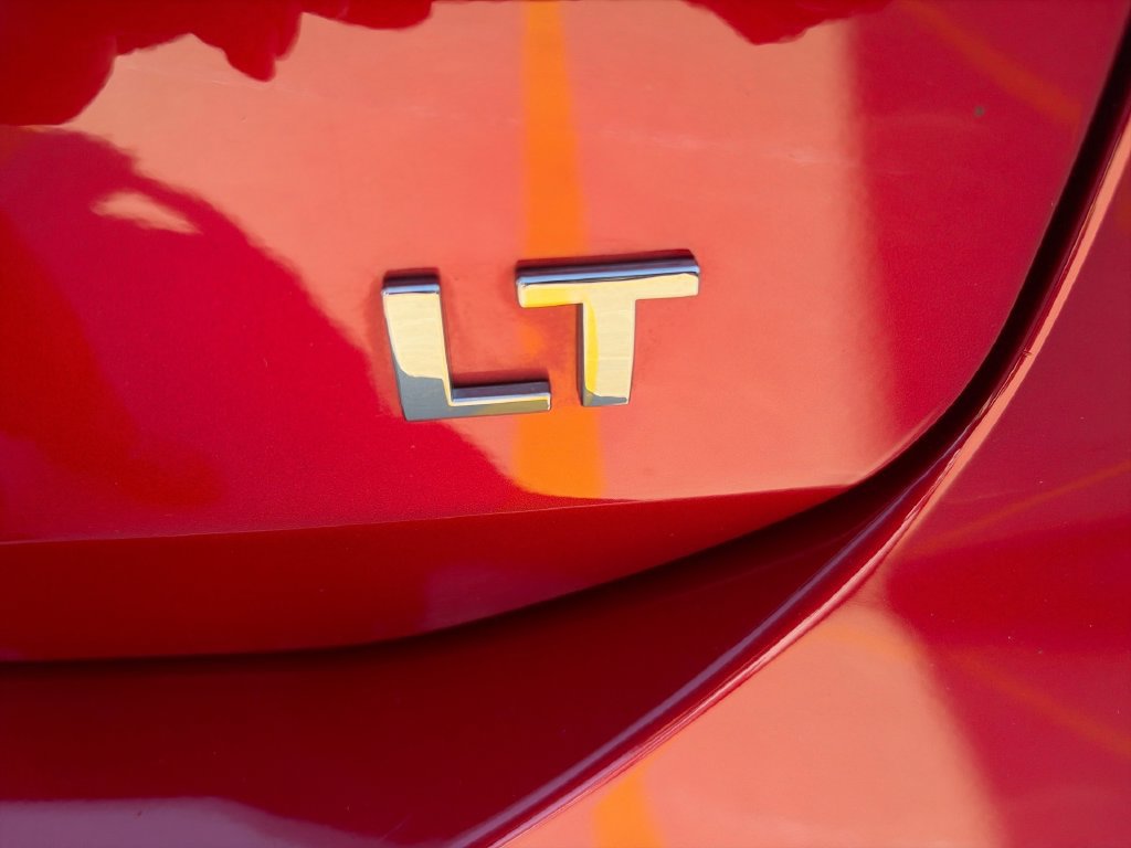 Certified 2023 Chevrolet Equinox LT FWD image 32