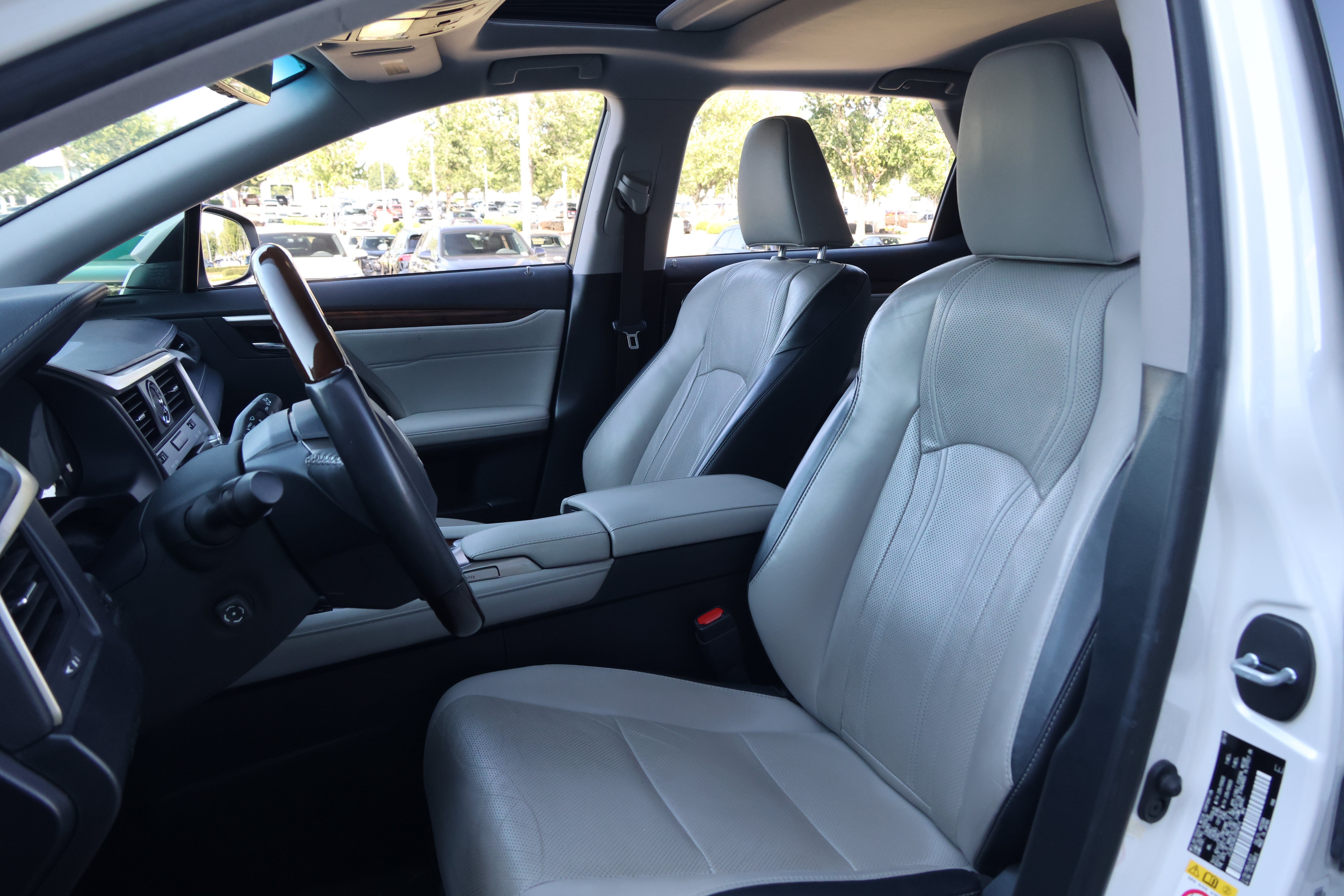 Used 2018 Lexus RX 350L FWD image 34