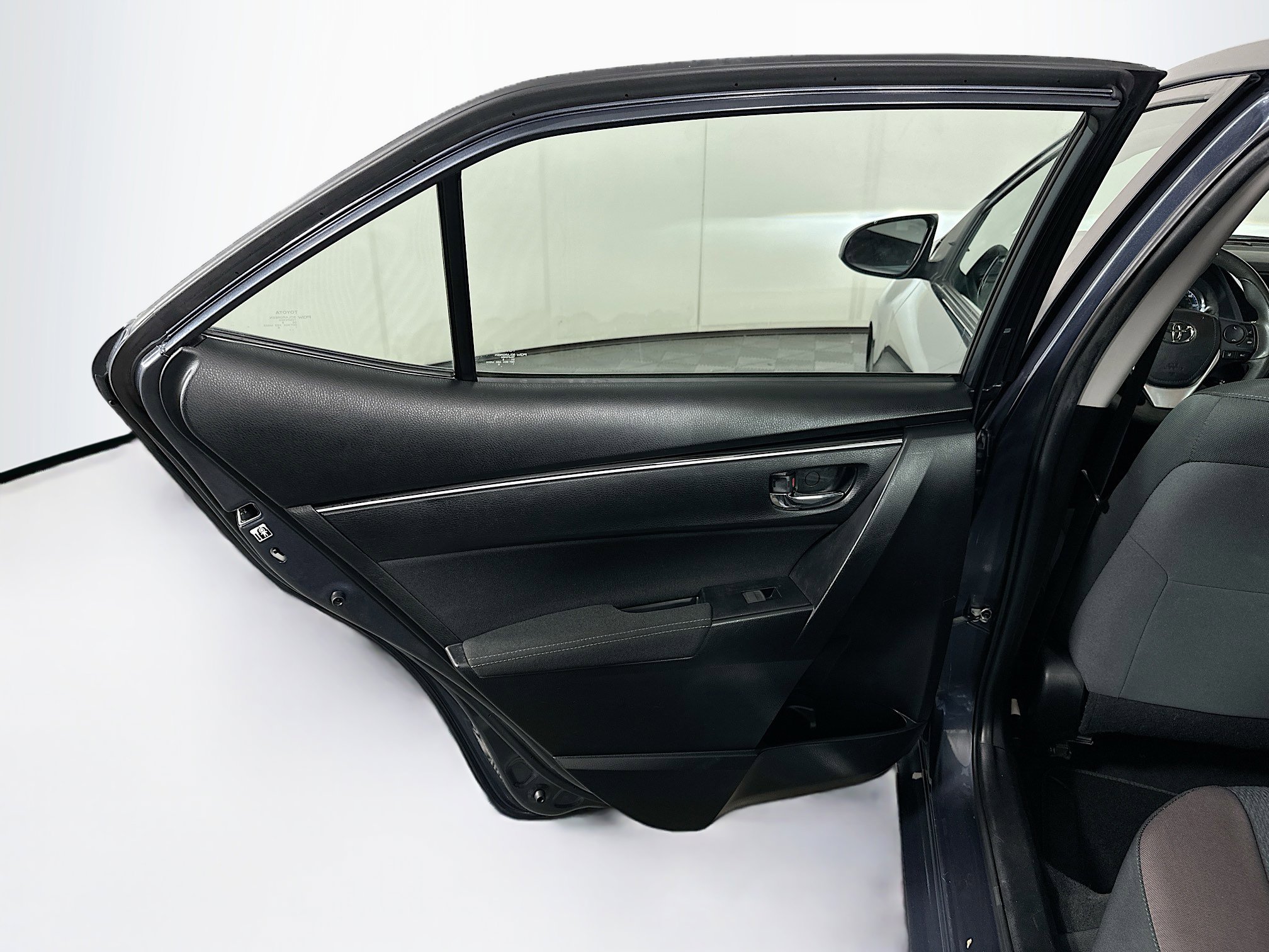 Used 2019 Toyota Corolla LE FWD image 24