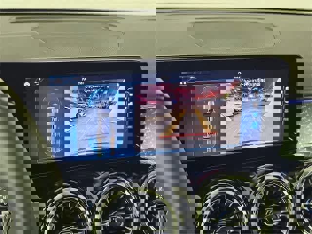 Used 2025 Mercedes-Benz GLB 250 GLB 250 image 31