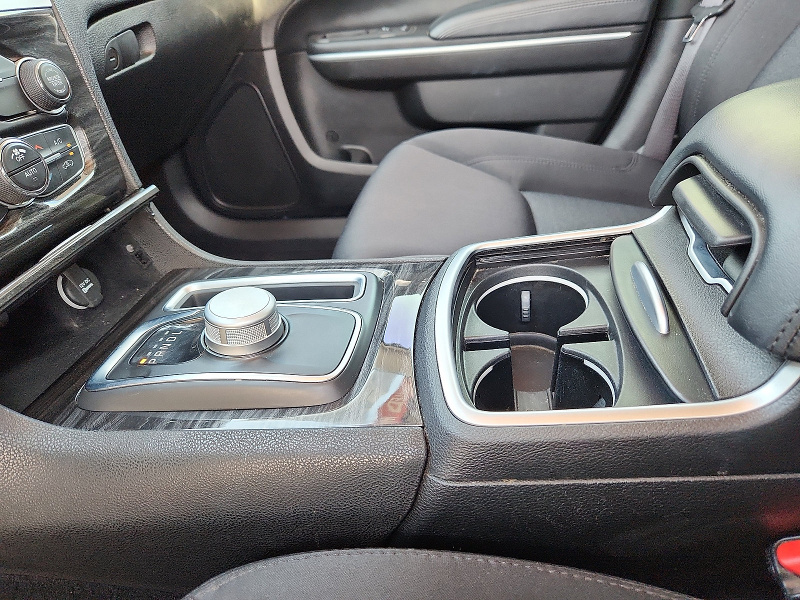 Used 2022 Chrysler 300 Touring w/ Sport Appearance Package RWD image 20