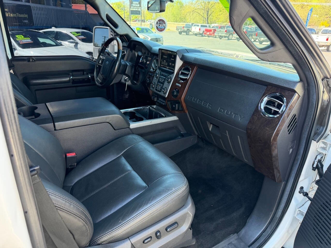 Used 2016 Ford F250 Platinum w/ Platinum Package AWD/4WD image 27