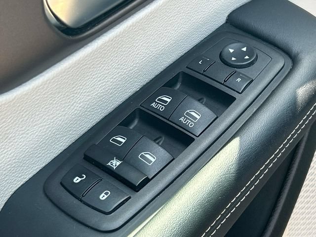 Used 2023 Chrysler Voyager LX FWD image 26