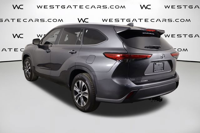 Used 2023 Toyota Highlander XLE FWD image 45