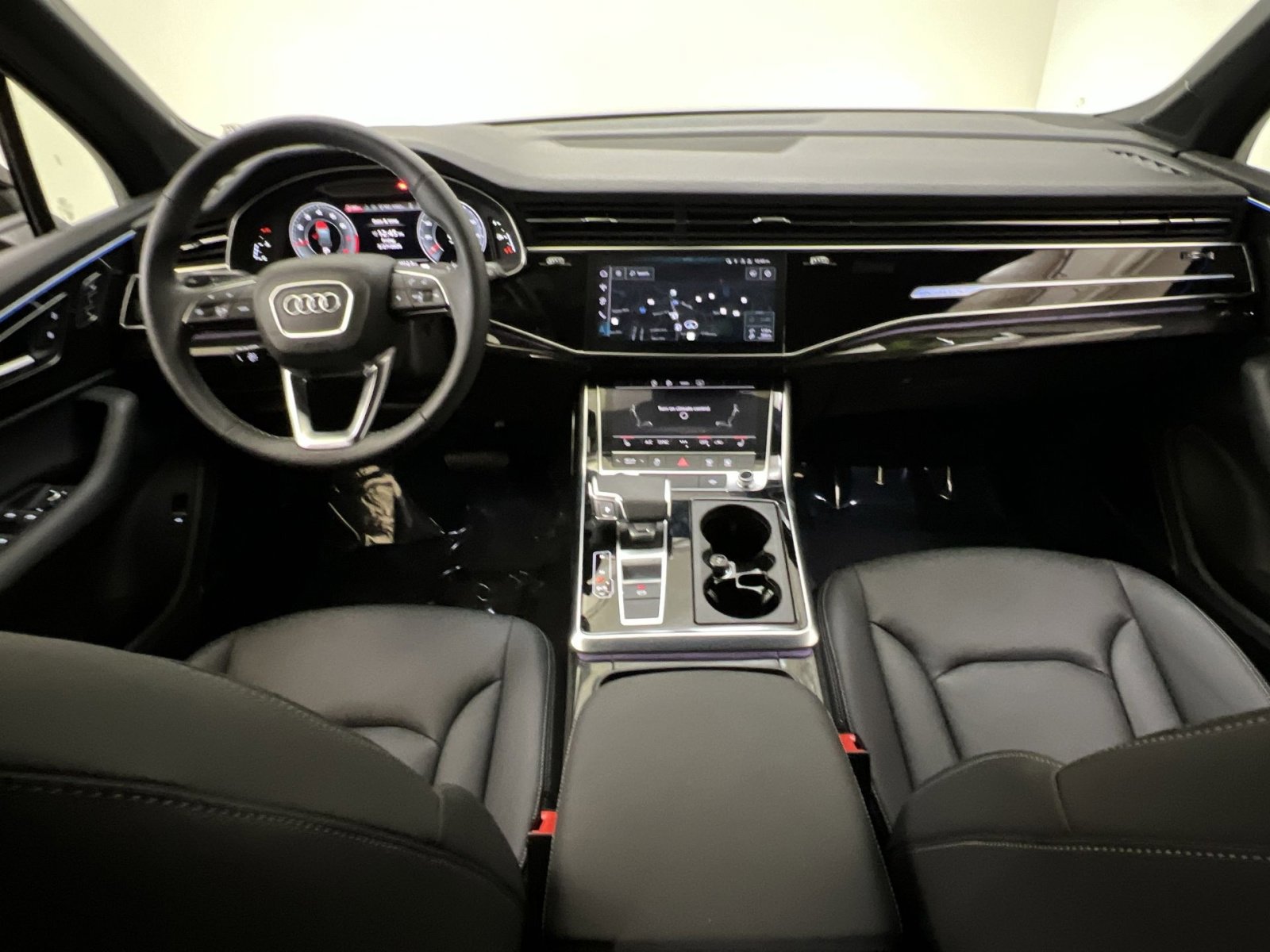 Used 2025 Audi Q7 2.0T Premium w/ Convenience Plus Package image 21